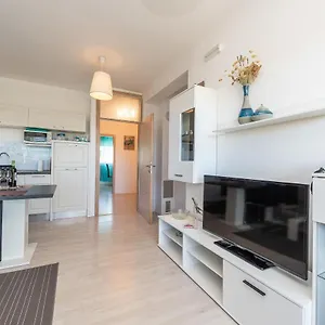 https://antonio-apartments-sukosan.hotelinzadar.com