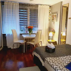 https://centrum-twardastreetcentralstation-10min.warsawhotelspoland.com
